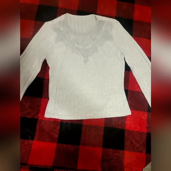 This is a grey long-sleeve ribbed knit sweater top with a lace trim v-neck. Sz L - Picture 8 of 9